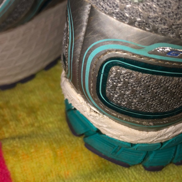 Brooks GTS - 16th edition. (Used) - Picture 4 of 5